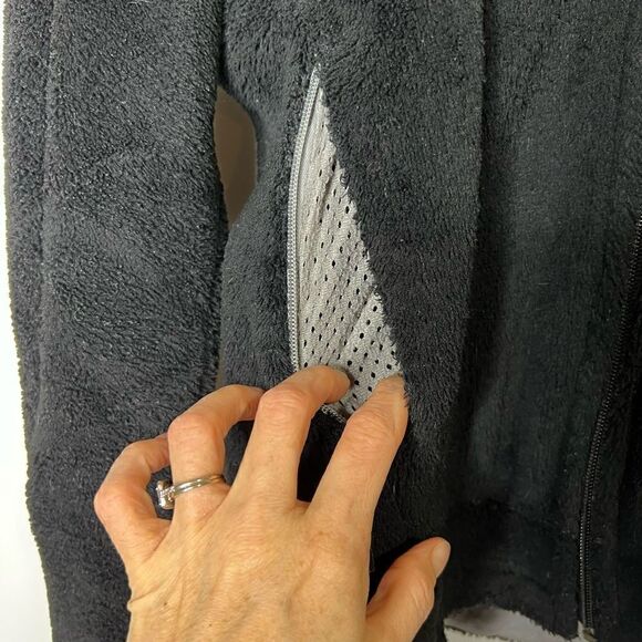 Patagonia Black Fluffy Fleece Jacket Zippered Gray Lining - Picture 4 of 16